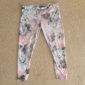 Large Fabletics Women's Leggings